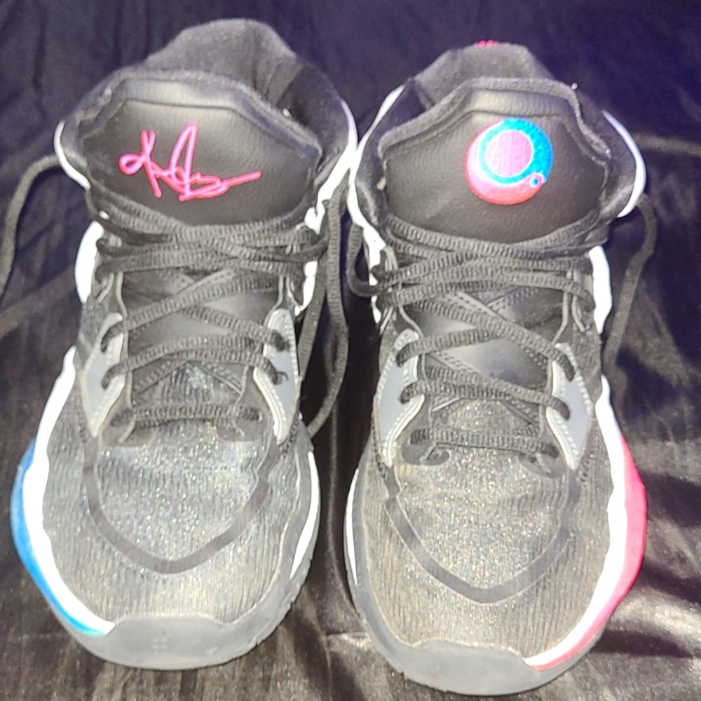 Kyrie infinitys